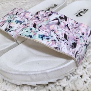 Fila Slides